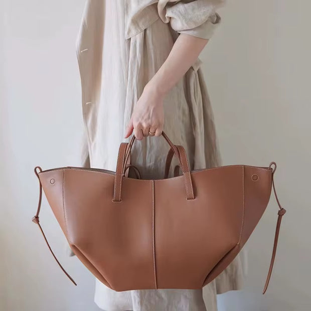 Large capacity ladies leather tot