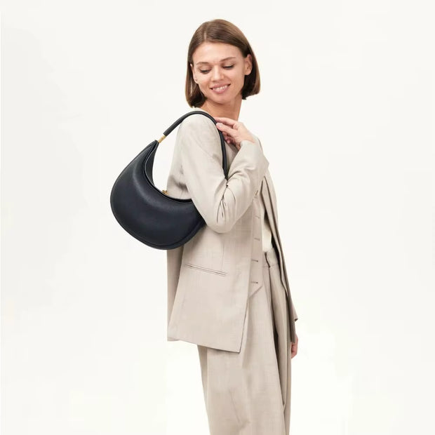 Large capacity shoulder bag