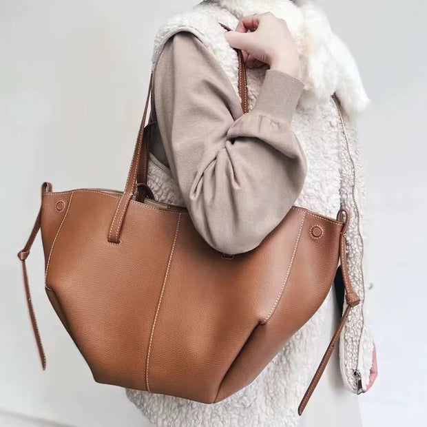 Large capacity ladies leather tot