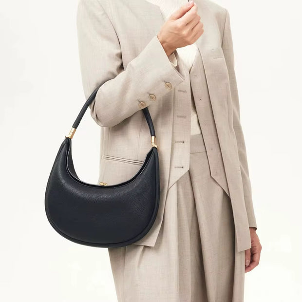 Large capacity shoulder bag